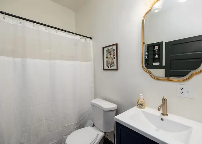 5 Mins To Downtown 3 Kings Old Salem Sanctuary Holiday home