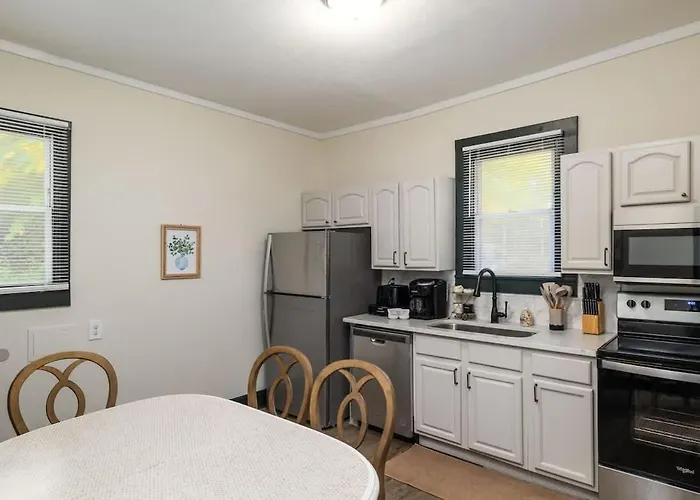 5 Mins To Downtown 3 Kings Old Salem Sanctuary Holiday home *